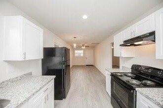 5040 Mallow St in Houston, TX - Building Photo - Building Photo