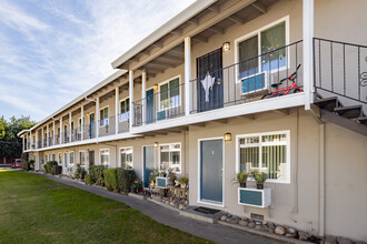 Teal Apartments in Sacramento, CA - Building Photo - Building Photo