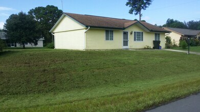 5109 Sylvania Ave in North Port, FL - Foto de edificio - Building Photo