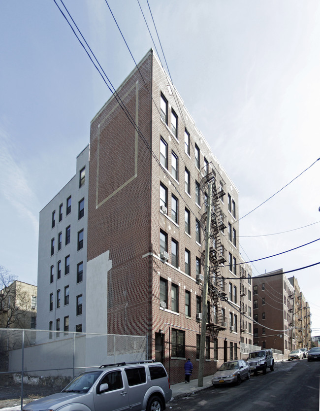 Our Lady of Mercy Manor in Bronx, NY - Foto de edificio - Building Photo