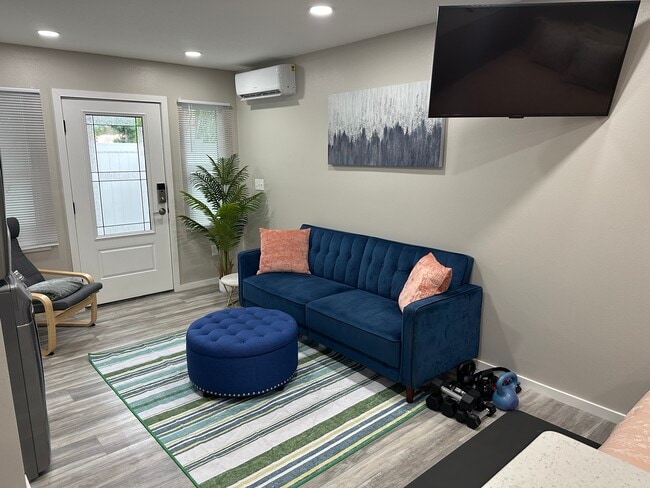 7020 Mango Ave S in St. Petersburg, FL - Building Photo - Building Photo