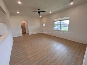 100 Countryside Wy in Pocola, OK - Building Photo - Building Photo
