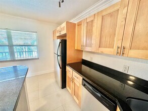 660 NE 11th Ave in Fort Lauderdale, FL - Building Photo - Building Photo