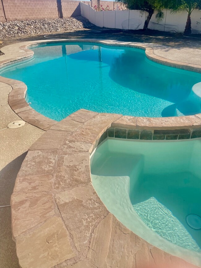 6726 Montezuma Castle Ln in North Las Vegas, NV - Building Photo - Building Photo