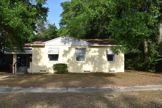property at 326 Dixie St