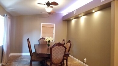 7015 W El Parque Ave in Las Vegas, NV - Building Photo - Building Photo