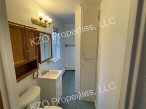 608 W Michigan Ave in Paw Paw, MI - Building Photo - Building Photo