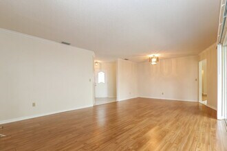 9132 Hawkins Ct in New Port Richey, FL - Foto de edificio - Building Photo