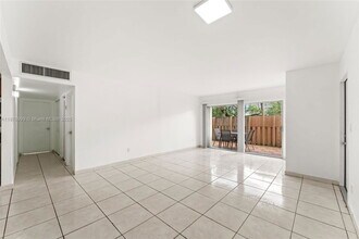 4300 NW 79th Ave in Doral, FL - Building Photo - Building Photo