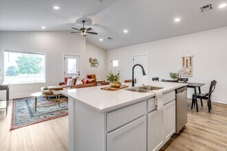 519 Briarbrook Ln in Park City, KS - Building Photo - Building Photo