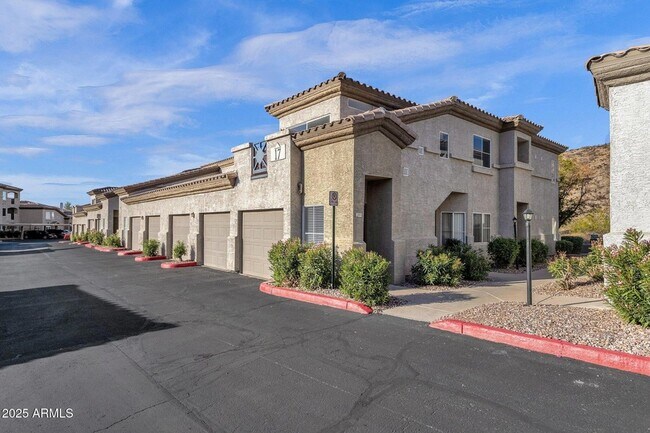 3236 E Chandler Blvd in Phoenix, AZ - Building Photo - Building Photo