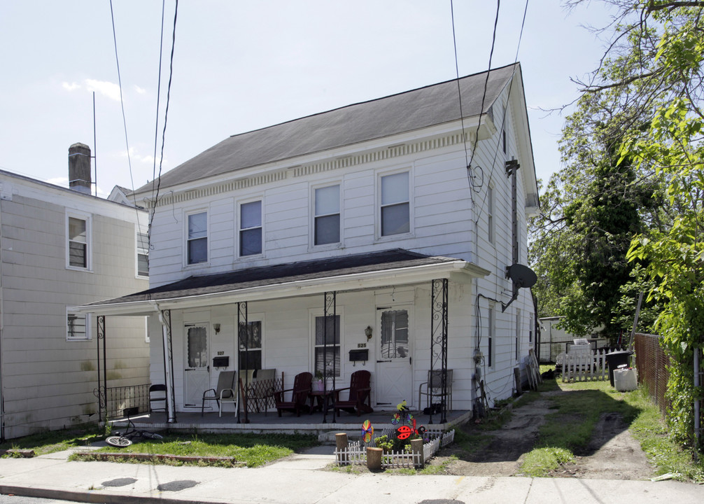 525-527 Sassafrass St in Millville, NJ - Building Photo