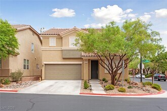 802 Warwick Castle Dr in Las Vegas, NV - Building Photo - Building Photo