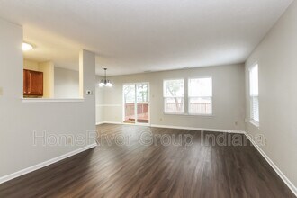344 Clayton Ln in Greenwood, IN - Building Photo - Building Photo
