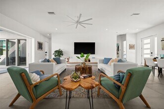 2365 Waldemere St in Sarasota, FL - Building Photo - Building Photo