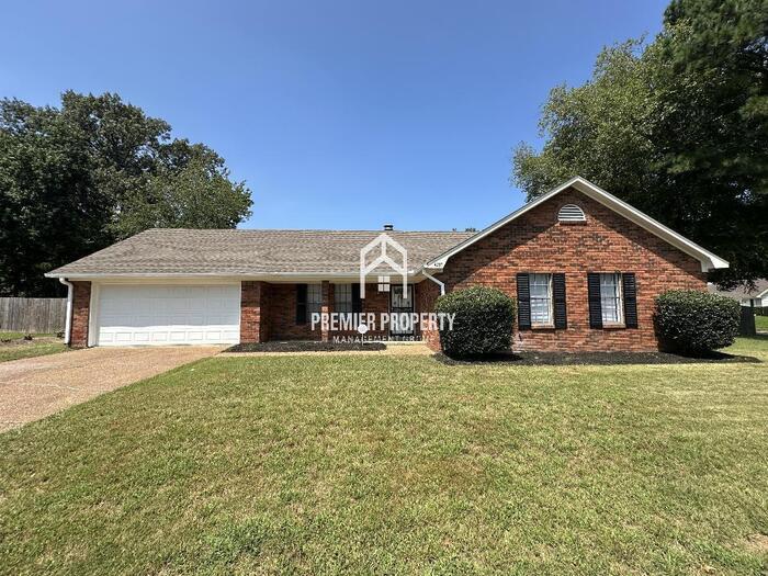 4237 Moonfall Way in Memphis, TN - Building Photo