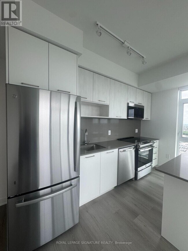 40 Lagerfeld Dr in Brampton, ON - Building Photo - Building Photo