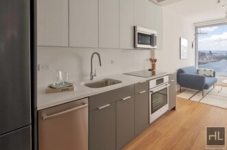 5 S 5th St in Brooklyn, NY - Building Photo - Building Photo