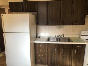 4002 Esseldale Dr, Unit 4002 Esseldale in St. Ann, MO - Foto de edificio - Building Photo