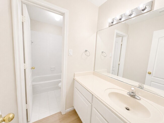 property at 223 Wild Oak Run