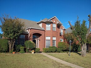 1321 Kentshire Cir in Plano, TX - Foto de edificio - Building Photo