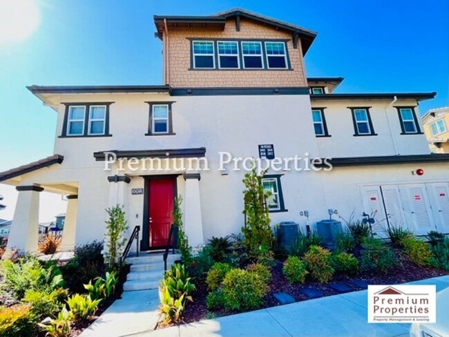 property at 30102 Via Vicenza
