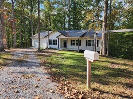 1014 Towee Ct in Kingston Springs, TN - Building Photo