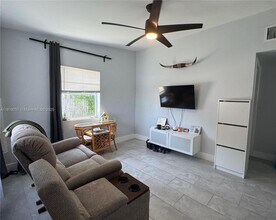 370 NW 15th Ct in Pompano Beach, FL - Building Photo - Building Photo