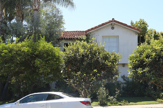 10520 Eastborne Ave in Los Angeles, CA - Building Photo - Building Photo