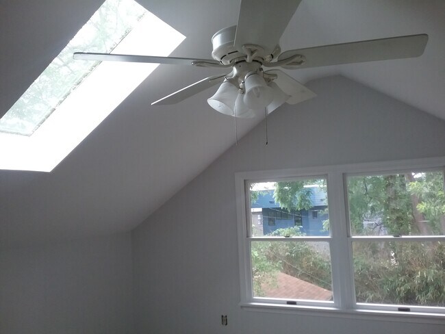 314 N Bryan St, Unit Clarendon 3BED 2 BATH