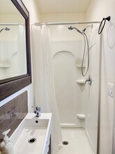 313 S Rios Ave, Unit Solana studio in Solana Beach, CA - Building Photo - Building Photo