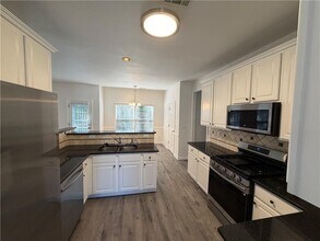 505 Summer Breeze Ct. in Alpharetta, GA - Foto de edificio - Building Photo