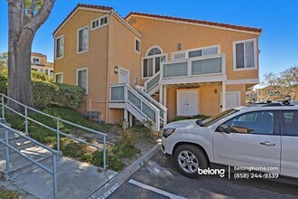4212 Vista Panorama Way in Oceanside, CA - Foto de edificio - Building Photo