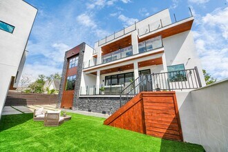 5327 S Braeswood Blvd in Houston, TX - Building Photo - Building Photo