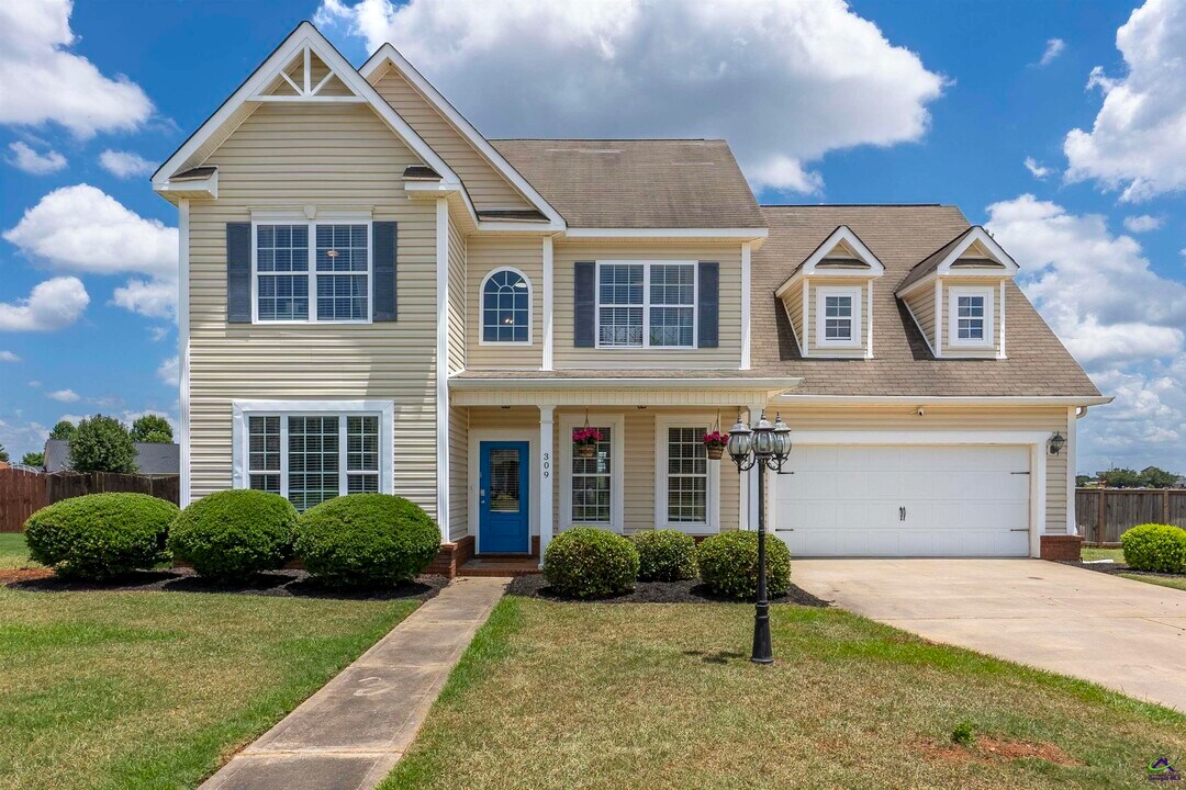 309 Raleigh Dr in Warner Robins, GA - Building Photo