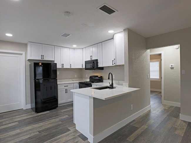 14181 Old Olga Rd in Ft. Myers, FL - Building Photo - Building Photo
