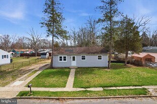 4 Coville Dr in Pemberton Township, NJ - Building Photo