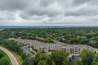 Prairie Bluffs Senior Living in Eden Prairie, MN - Building Photo - Building Photo