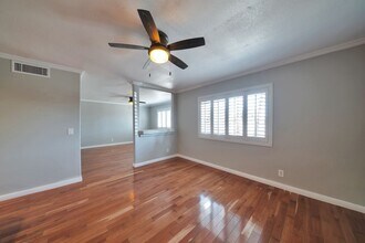 4800 S La Rosa Dr in Tempe, AZ - Building Photo - Building Photo