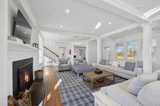 41 Seafield Ln in Westhampton Beach, NY - Building Photo - Building Photo