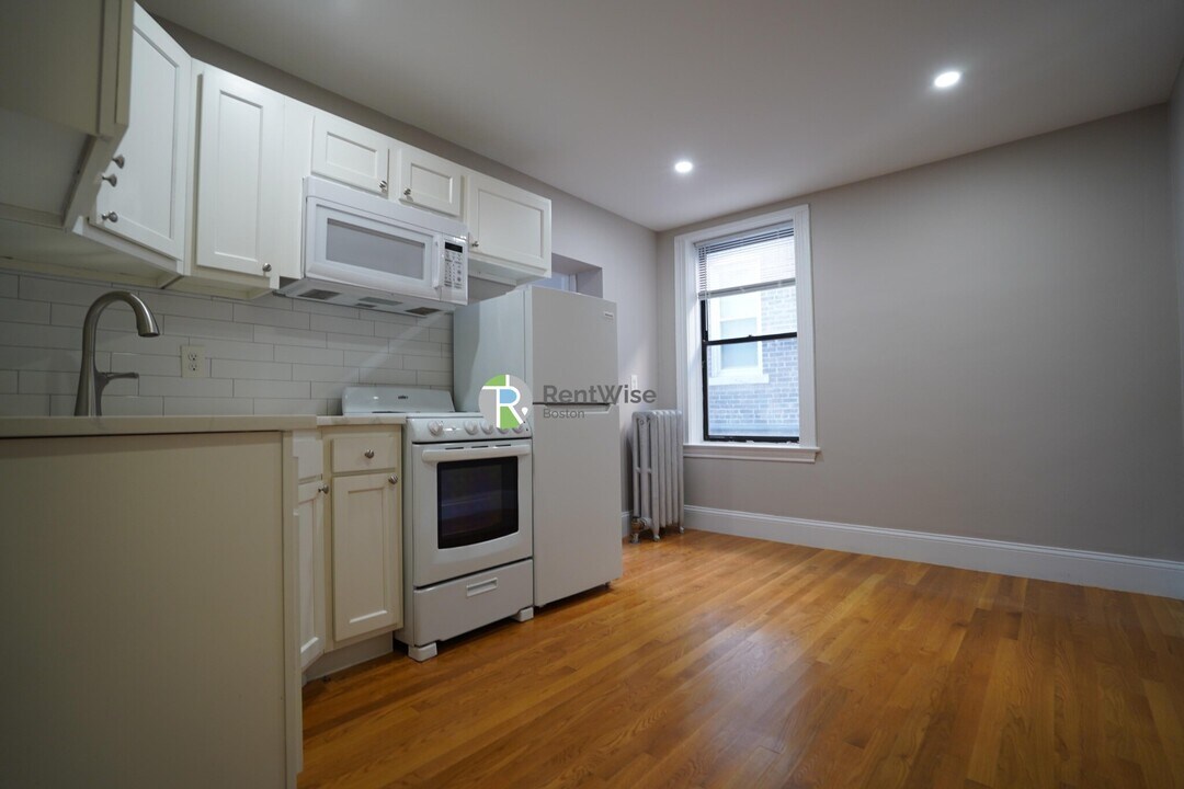 50 Park Vale Ave, Unit 25 in Boston, MA - Foto de edificio