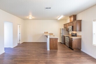 Atwater Apartments in Tigard, OR - Building Photo - Interior Photo
