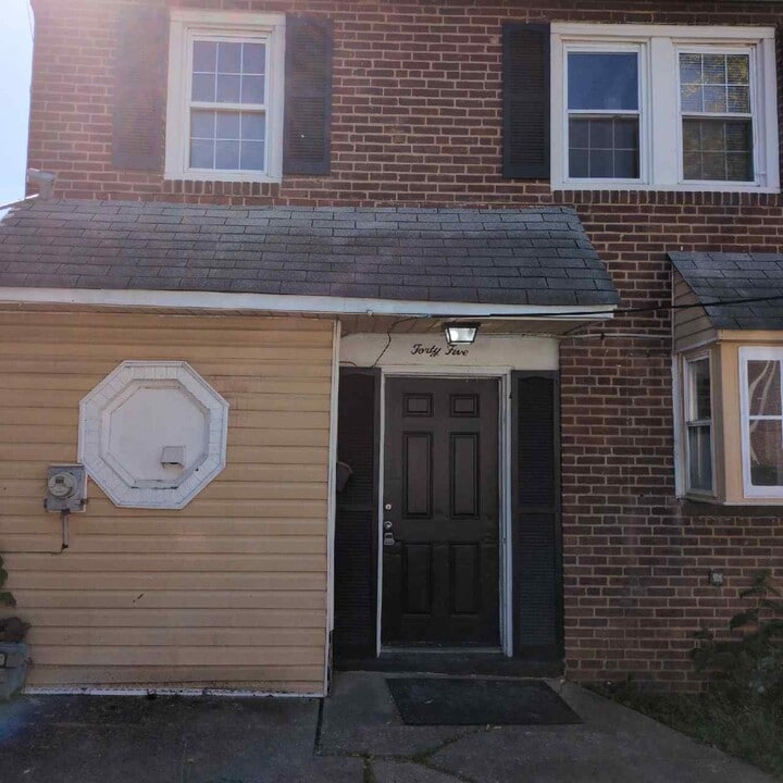 45 S Pennewell Dr in Wilmington, DE - Building Photo