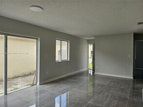 16165 SW 139th Ave in Miami, FL - Building Photo - Building Photo