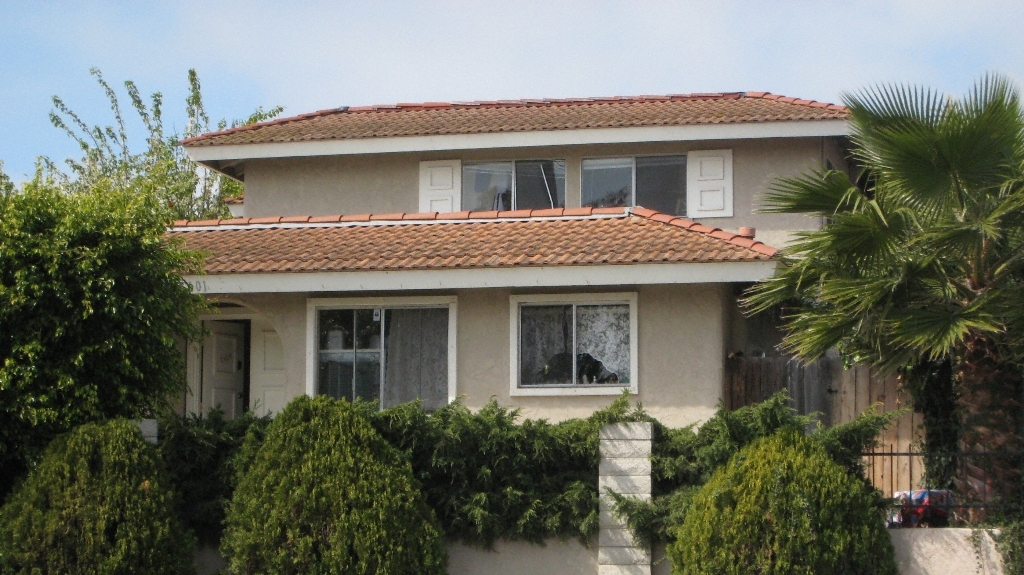 601 Calle Campana in San Clemente, CA - Building Photo