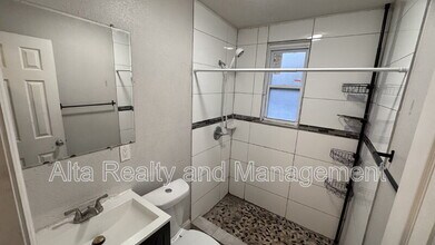 1245 W 30th St in Jacksonville, FL - Foto de edificio - Building Photo