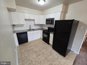 825 Solly Ave-Unit -2ND FLR. in Philadelphia, PA - Building Photo - Building Photo