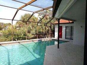 2837 Blossom Lake Dr in Holiday, FL - Building Photo - Building Photo