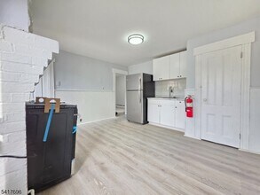 8 Lincoln Ave in Kearny, NJ - Building Photo - Building Photo