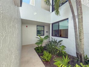 806 Bayport Wy, Unit 806 in Longboat Key, FL - Building Photo - Building Photo